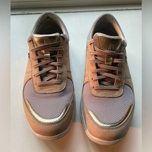 Great condition gold & tan Kybun Vernier tennis shoes